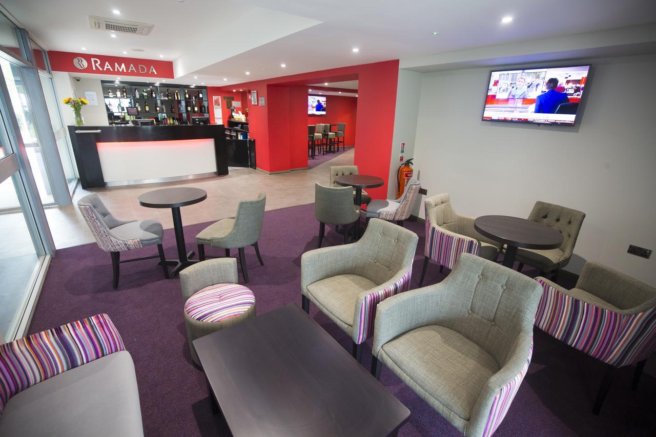Ramada London South Mimms Hotel Potters Bar Exterior photo